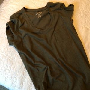 Universal Thread v-neck green shirt size small